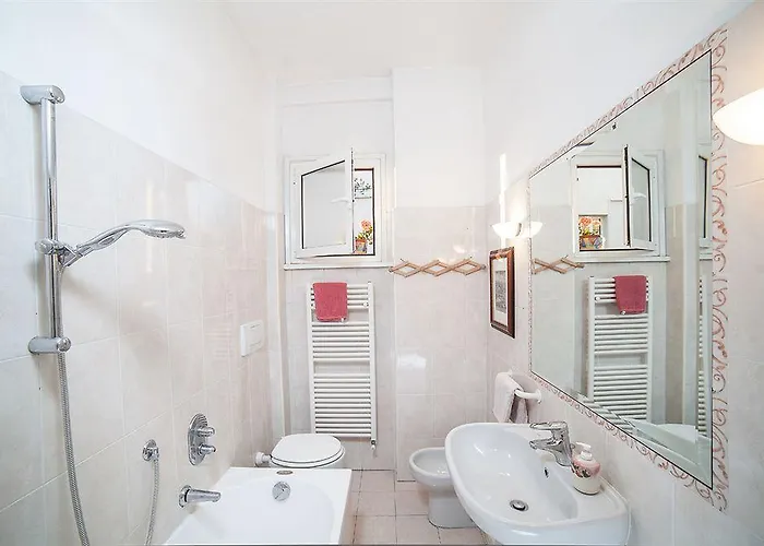 מלון A Casa A Testaccio 2*